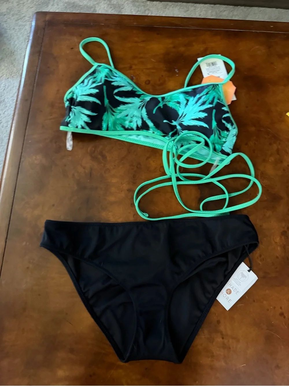 Fe Noel Women's Tropical Palm Leaf Bikini Top M Shade Shore Bottom Size M NEW